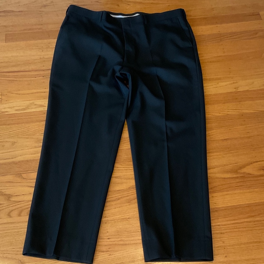 Men's M & H Black Dress Pants, 42 L